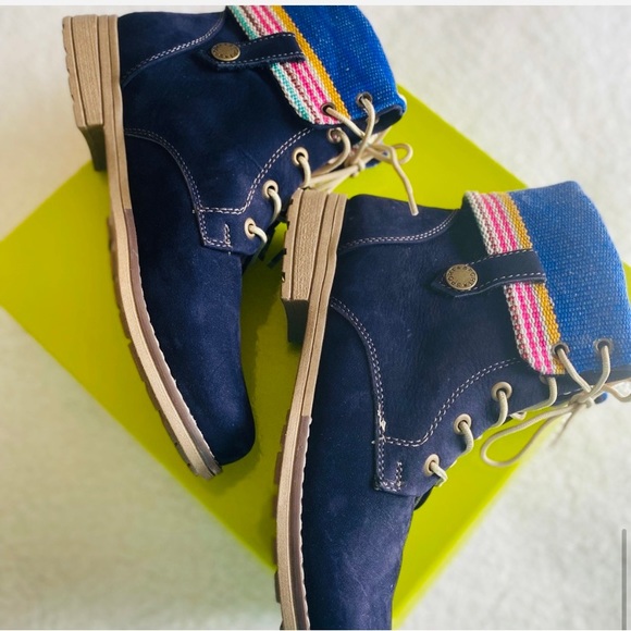 Ecuadorian Handmade Chamois Leather Boots - Picture 1 of 7